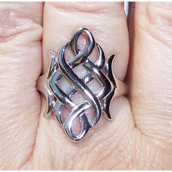 925 STERLING SILVER Large Celtic Irish Endless Knot Ring - Picture 3 of 16